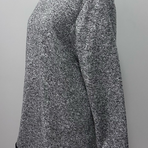 👕 Serra Heather Gray and Black Warm Shirt - Size Large 🌟 - Picture 4 of 12